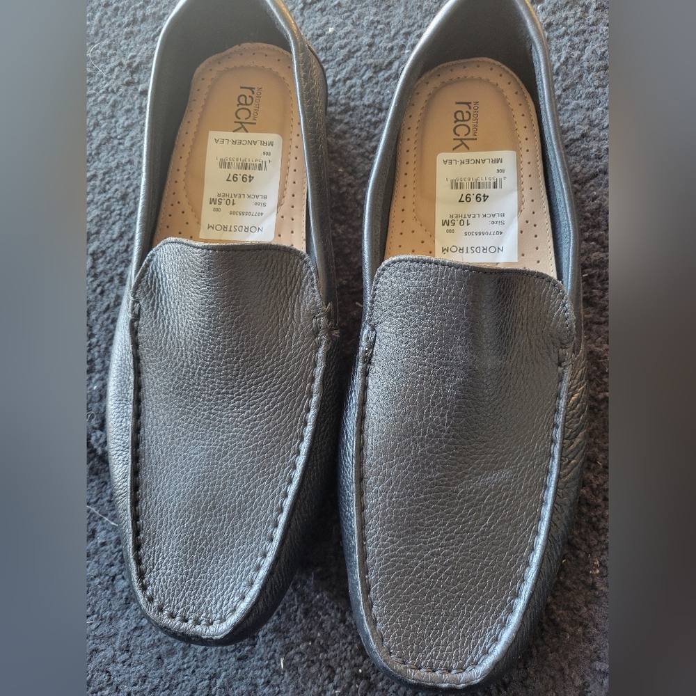 Nordstrom Rack Leather Slip on loafers